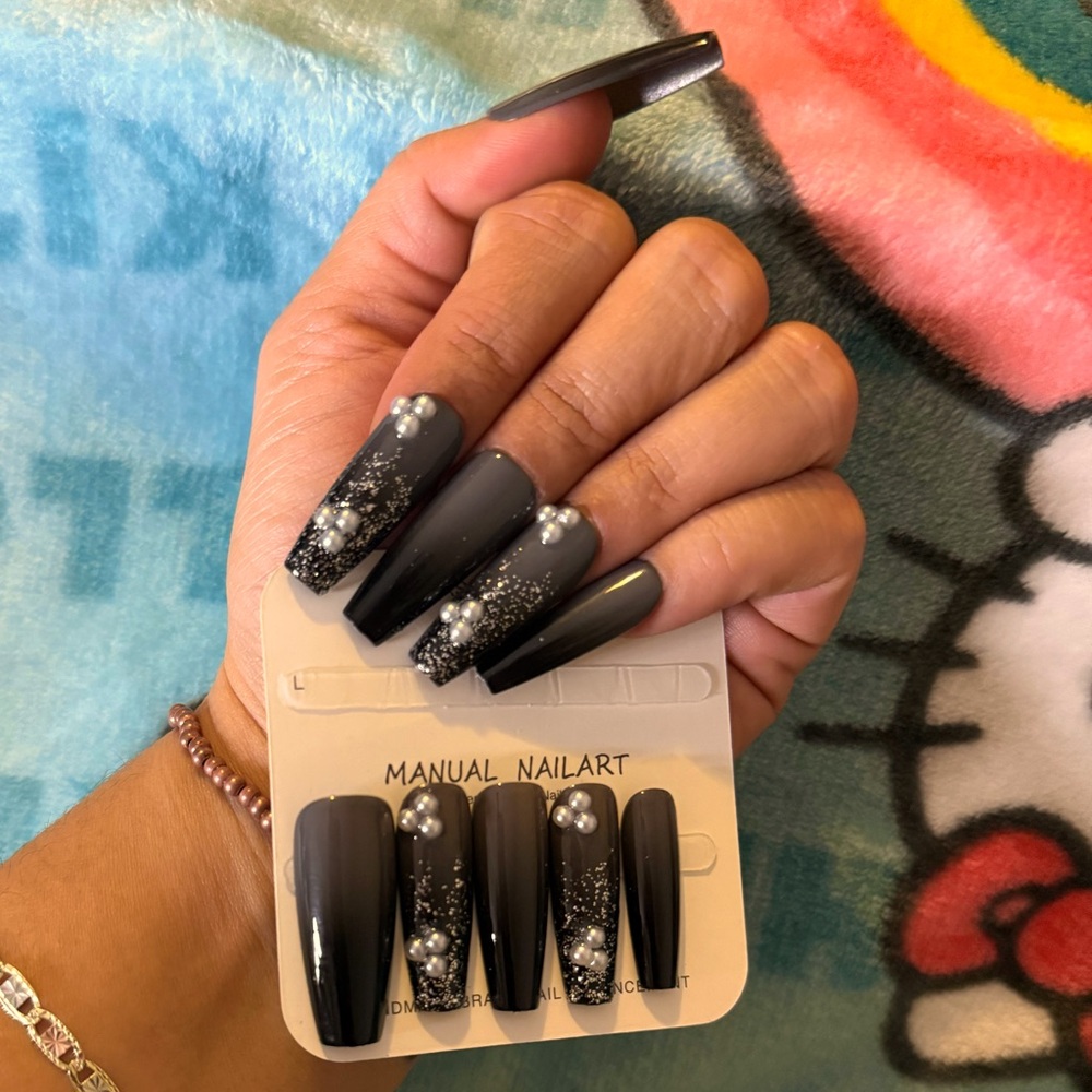 ✨ Sparkling Onyx Press-On Nails ✨